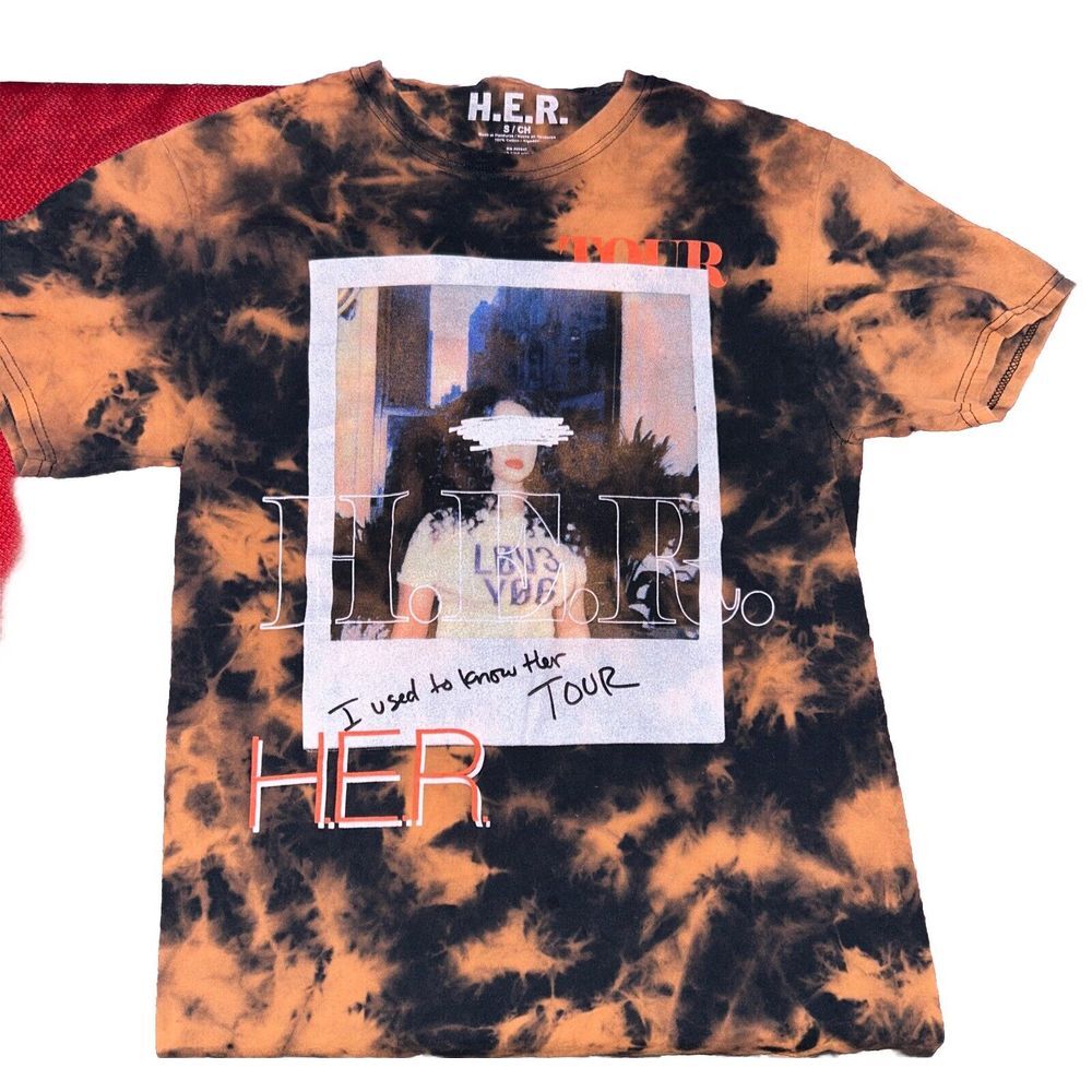 H.E.R. Concert Tour T-Shirt - "I Used To Know Her" Graphic T-Shirt Unisex‎ Small